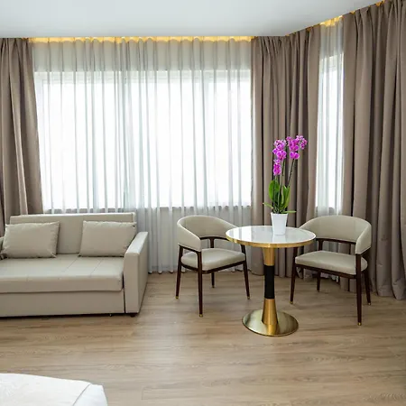 Hotel Sky 4*