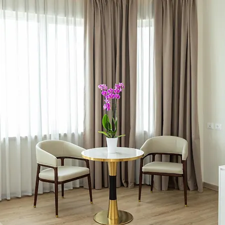 Hotel Sky 4*