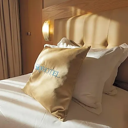 Hotel Sky 4*