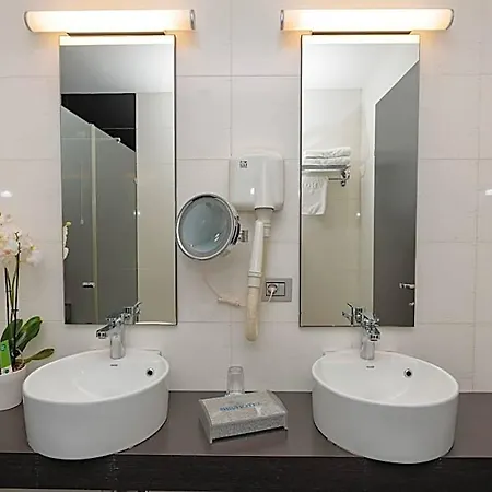 Hotel Sky 4*