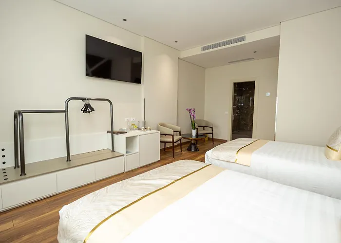 Sky 호텔 티라나