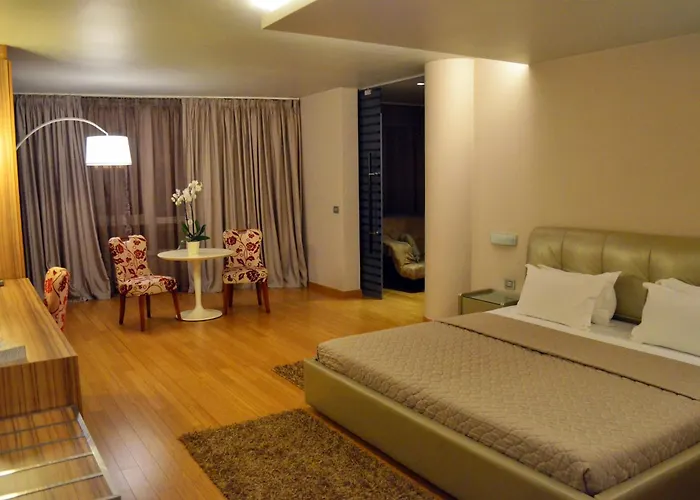 Sky 호텔 티라나